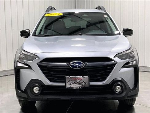 Used 2023 Subaru Outback Premium image 2