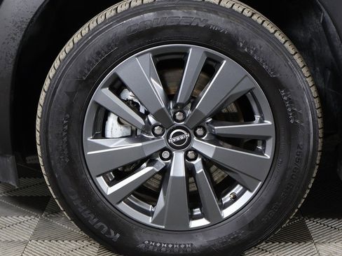 Used 2024 Nissan Pathfinder S image 17