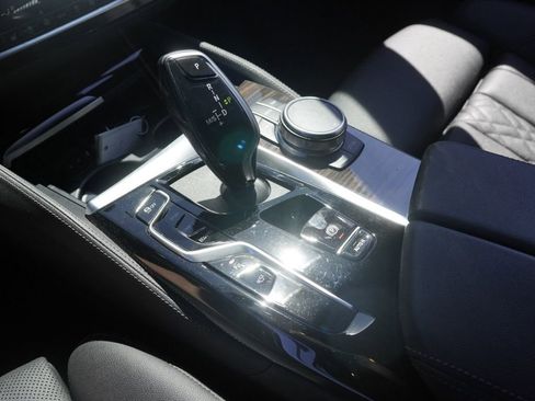 Used 2021 BMW 530i w/ M Sport Package image 18