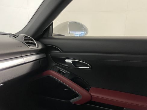 Used 2024 Porsche 718 Cayman image 14