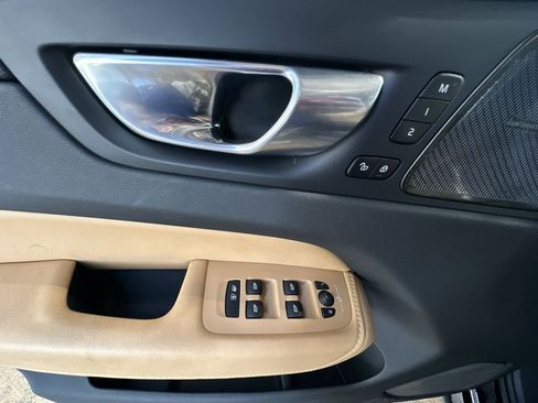 Used 2024 Volvo XC60 T8 Ultimate w/ Protection Package Premier image 15