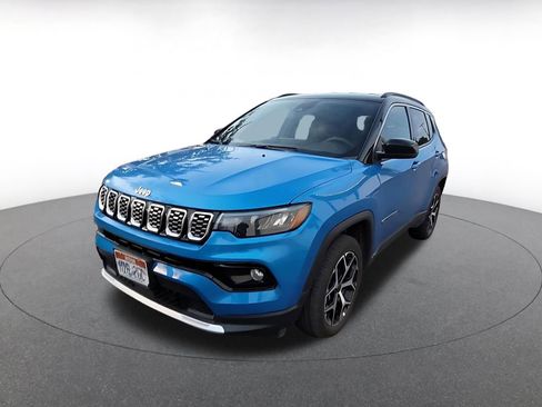 Used 2025 Jeep Compass Limited image 3
