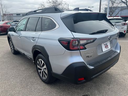 Certified 2025 Subaru Outback Premium w/ Popular Package #1A image 5