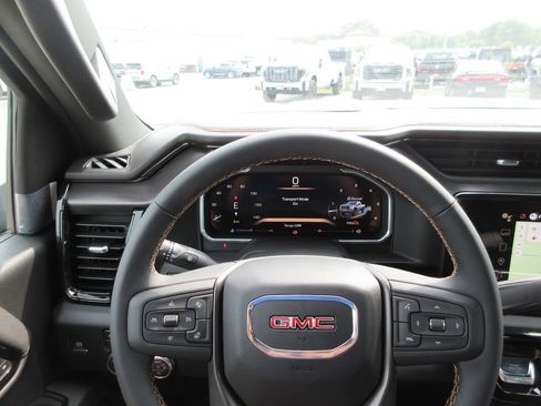 New 2026 GMC Sierra 2500 AT4 w/ AT4 Premium Plus Package AWD/4WD image 22