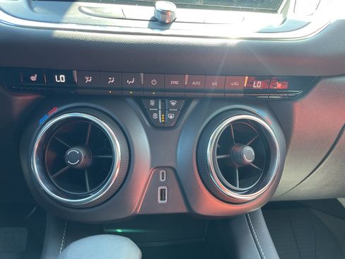 Used 2025 Chevrolet Blazer LT w/ Midnight/Sport Edition image 31