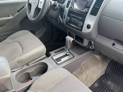 Used 2017 Nissan Frontier SV image 16
