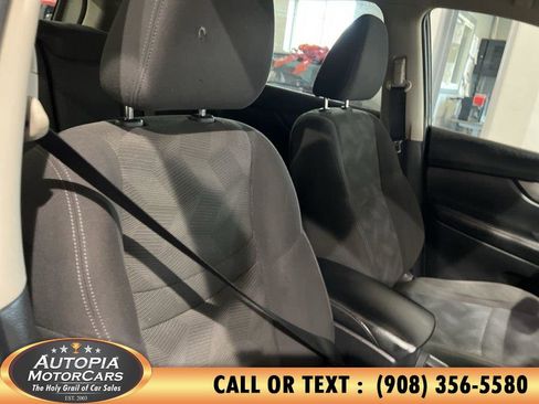 Used 2016 Nissan Rogue SV AWD/4WD image 12