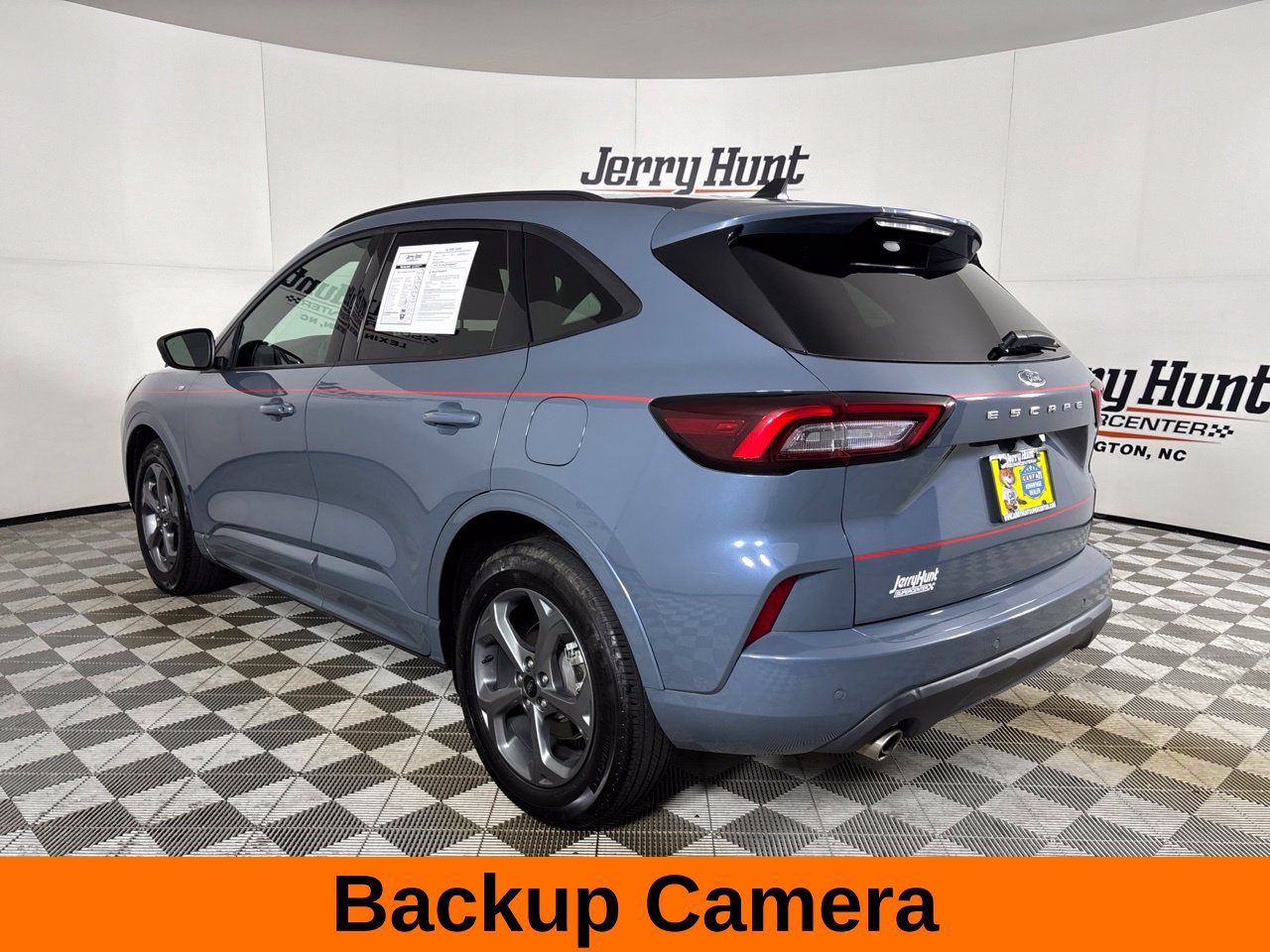 Used 2023 Ford Escape ST-Line w/ Tech Pack #1 FWD image 9