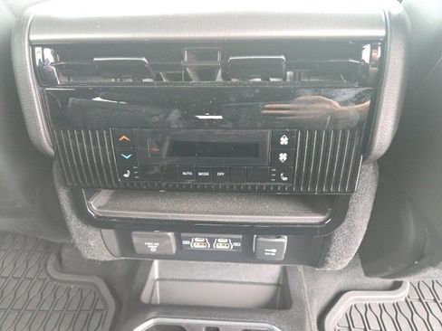 Used 2024 Jeep Wagoneer Series II w/ Convenience Group I image 22