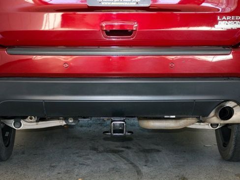 Used 2021 Jeep Grand Cherokee Laredo image 8