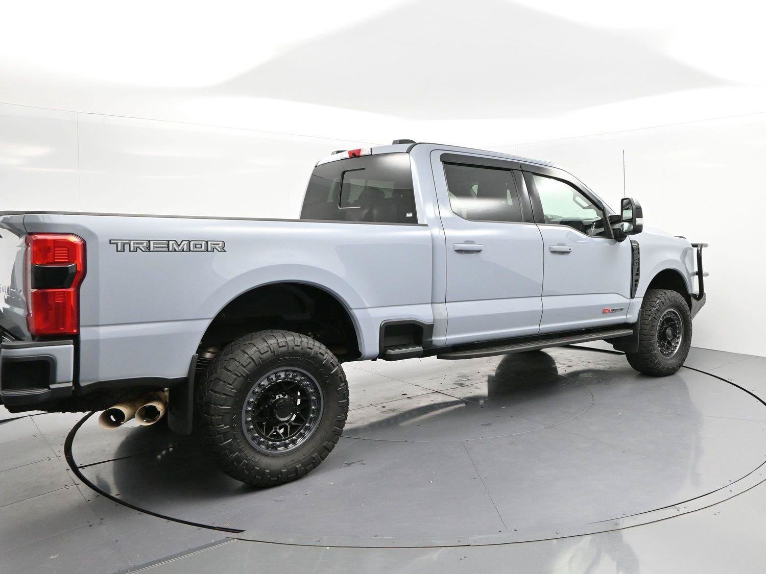 Used 2024 Ford F250 Lariat w/ Lariat Ultimate Package AWD/4WD image 7