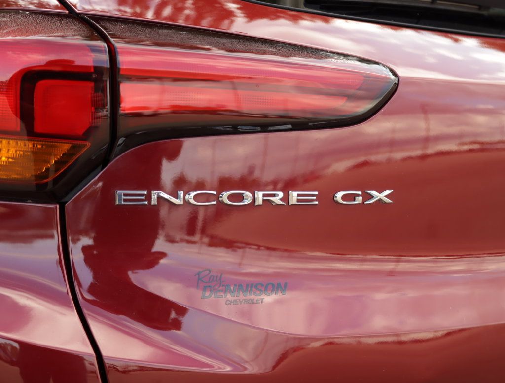 Used 2023 Buick Encore GX Select w/ Sport Touring Package FWD image 32