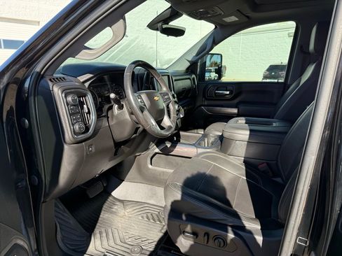 Used 2020 Chevrolet Silverado 2500 LTZ w/ LTZ Premium Package image 15