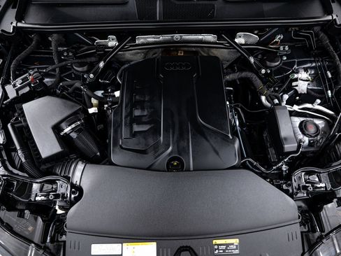 Used 2025 Audi Q5 Premium Plus w/ Premium Plus image 25