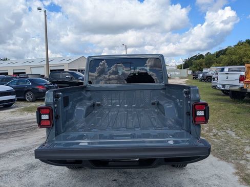 New 2026 Jeep Gladiator Sport AWD/4WD image 12
