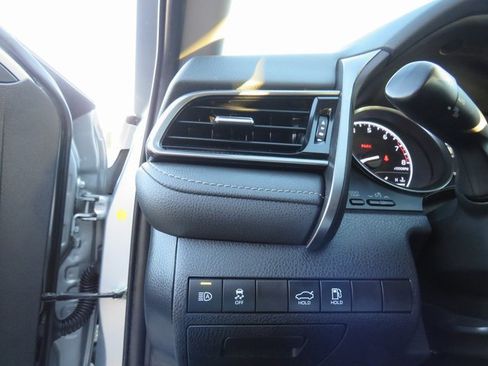 Certified 2022 Toyota Camry SE image 30