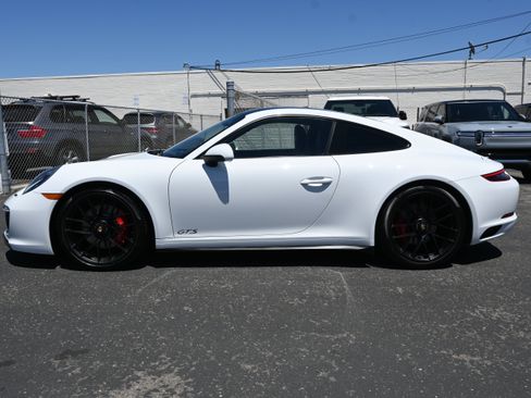 Used 2018 Porsche 911 GT3 RS image 8