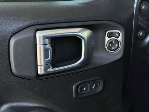 New 2025 Jeep Gladiator Sport AWD/4WD image 22