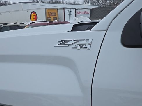 Used 2017 GMC Sierra 1500 SLT w/ SLT Premium Package image 11