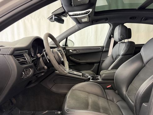 Certified 2023 Porsche Macan GTS image 5