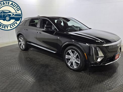 Used 2024 Cadillac Lyriq Tech AWD/4WD image 9