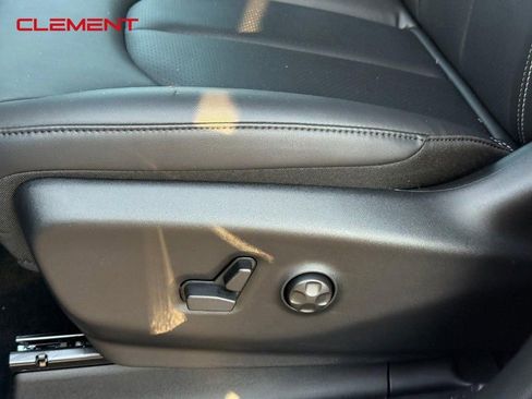 New 2026 Chrysler Pacifica Select image 14