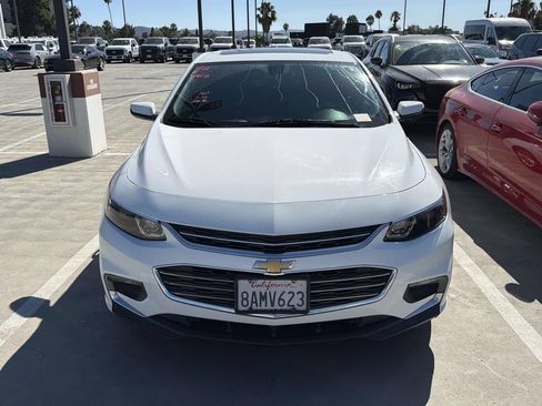 Used 2018 Chevrolet Malibu LT FWD image 12
