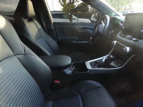 Used 2022 Toyota RAV4 XSE w/ XSE Grade Weather Package AWD/4WD image 10