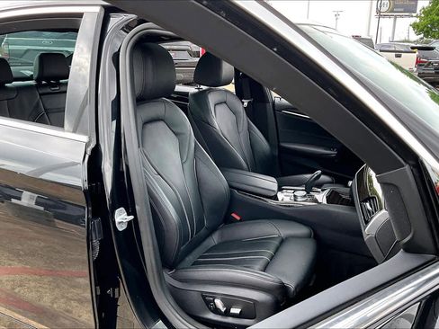 Used 2019 BMW 530i w/ Convenience Package RWD image 9