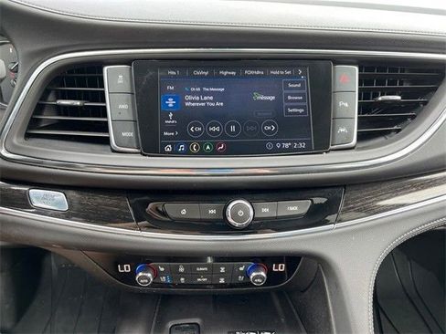 Used 2021 Buick Enclave Avenir w/ Avenir Technology Package AWD/4WD image 26