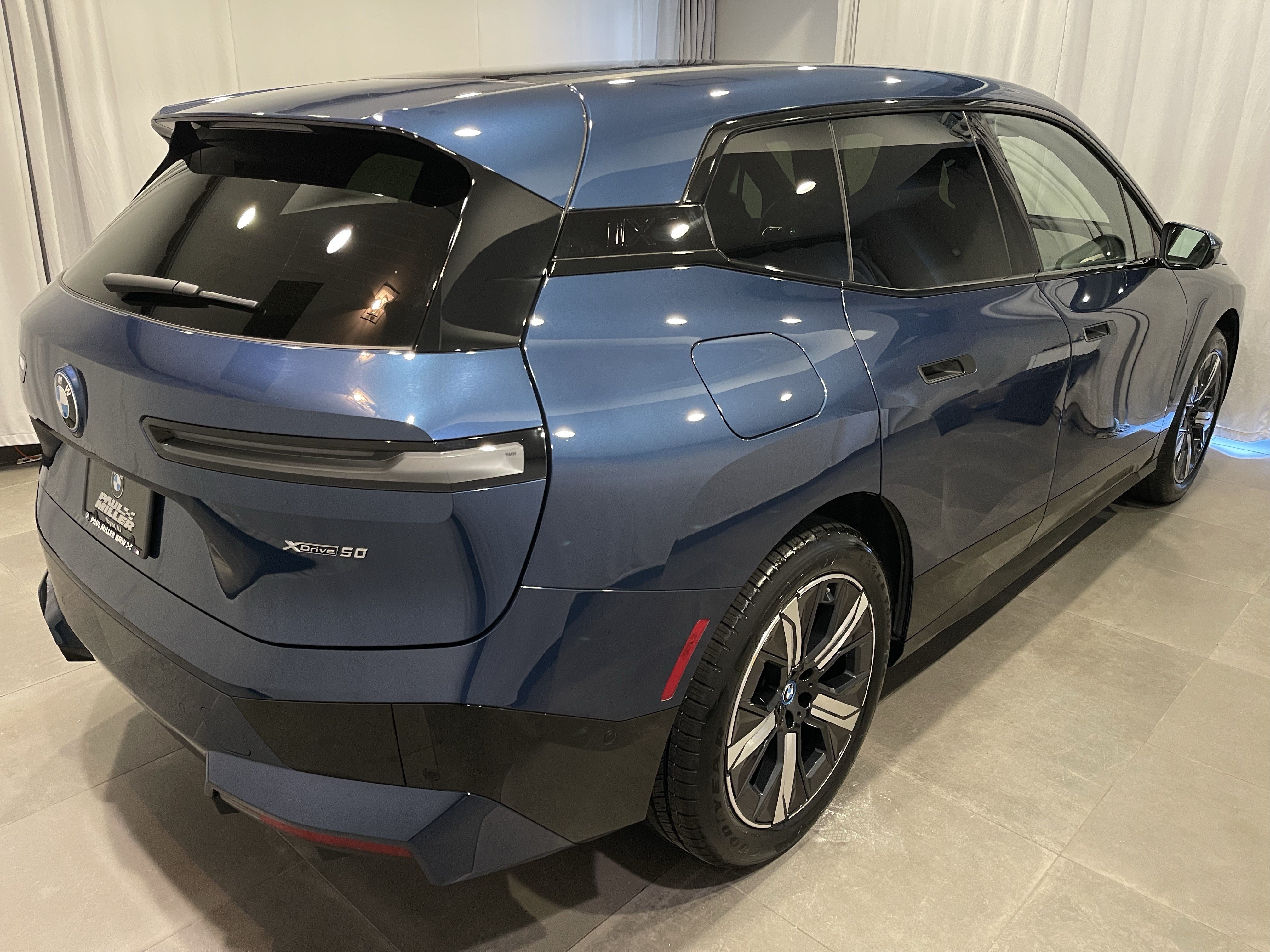 Certified 2024 BMW iX xDrive50 w/ Sport Package AWD/4WD image 6