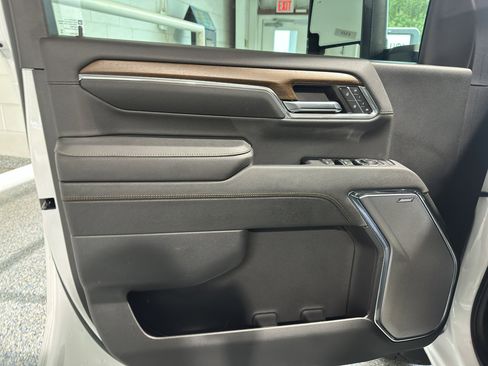 Used 2024 Chevrolet Silverado 2500 High Country w/ High Country Premium Package image 33