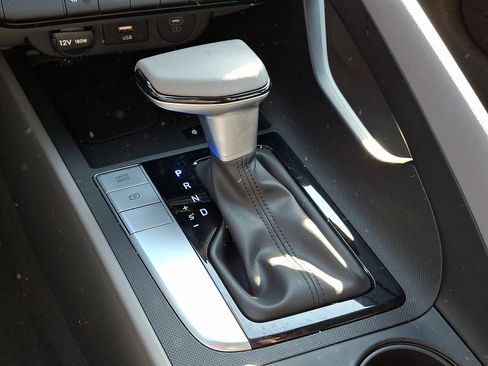 Certified 2025 Hyundai Elantra Sport image 14