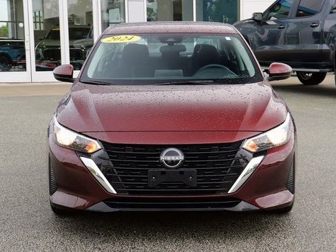 Used 2024 Nissan Sentra SV image 2