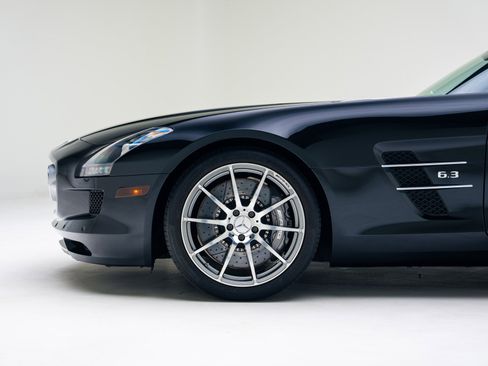 Used 2012 Mercedes-Benz SLS AMG image 14
