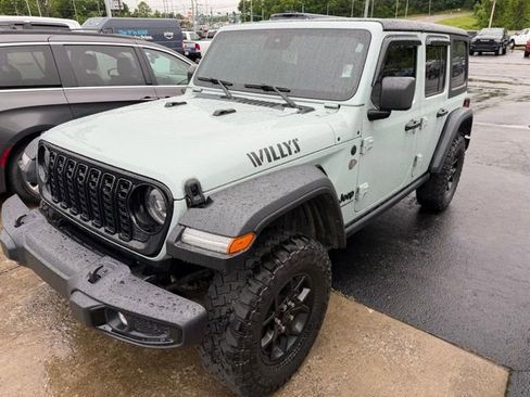 Used 2024 Jeep Wrangler Unlimited Sport AWD/4WD image 2