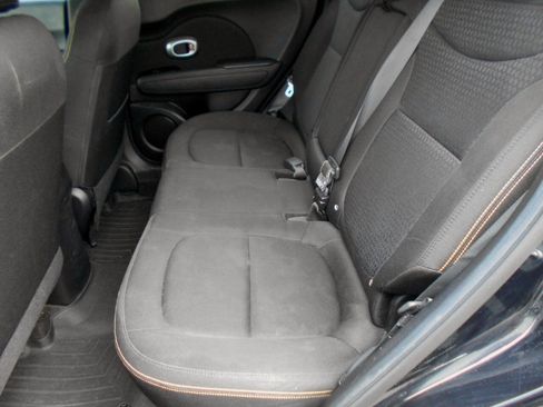 Used 2015 Kia Soul + image 18