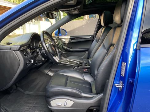 Used 2018 Porsche Macan AWD/4WD image 13