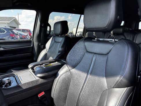 Used 2024 Jeep Wagoneer L Series II w/ Flexible Seating Group RWD image 13