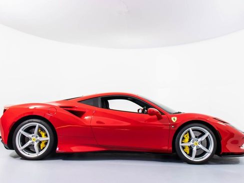 Certified 2022 Ferrari F8 Tributo RWD image 3