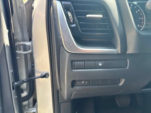 Used 2021 Nissan Rogue SV FWD image 14