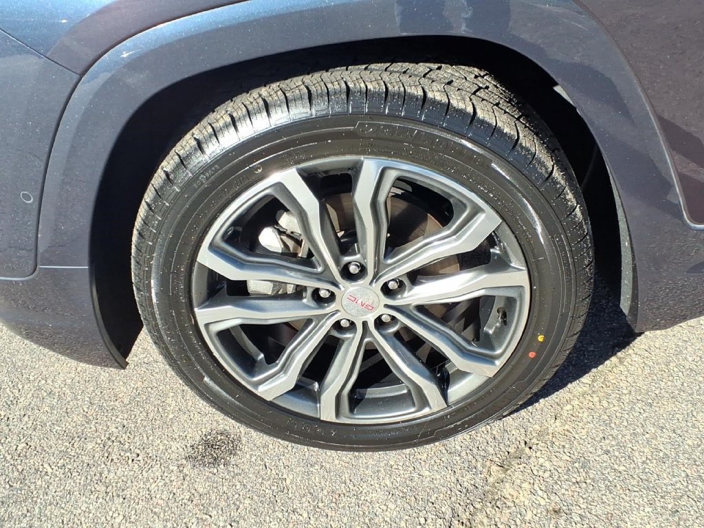 Used 2019 GMC Terrain Denali w/ Advanced Safety Package FWD image 10