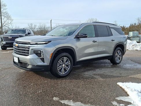 New 2025 Chevrolet Traverse LT w/ Driver Confidence Package image 31