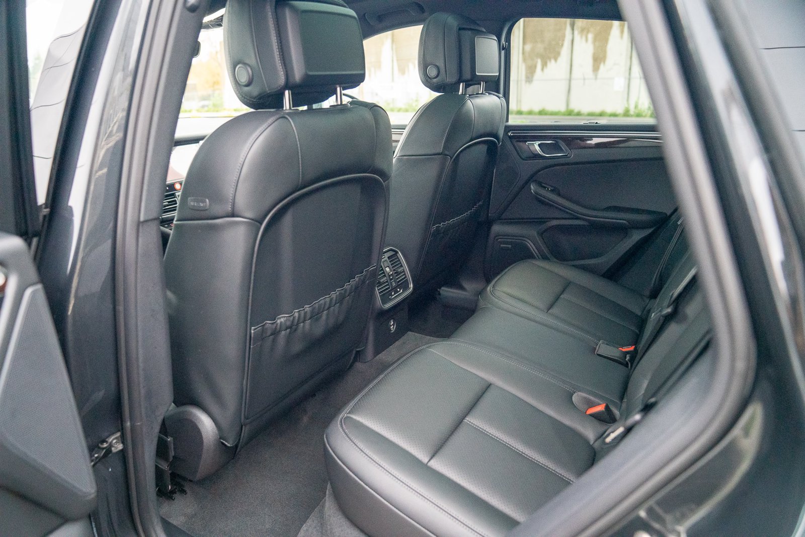 Certified 2026 Porsche Macan AWD/4WD image 23