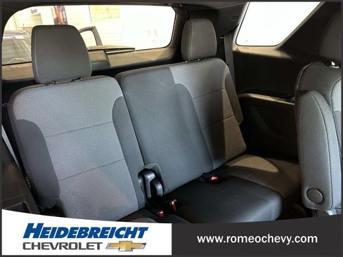 Used 2023 Chevrolet Traverse LT FWD image 35