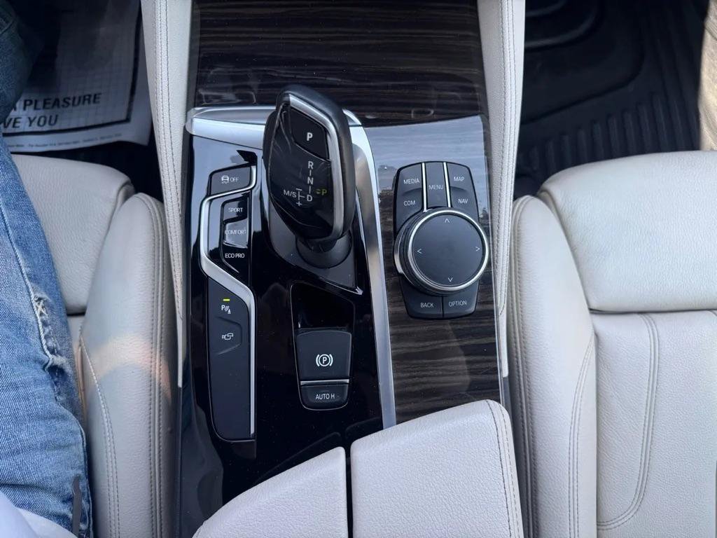 Used 2017 BMW 540i RWD image 19