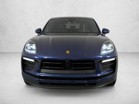 Certified 2025 Porsche Macan AWD/4WD image 6