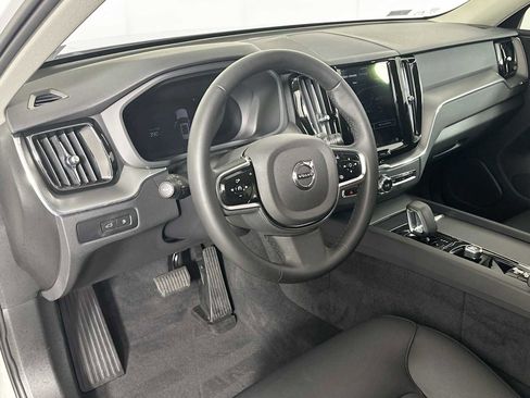 Used 2025 Volvo XC60 T8 Plus image 9