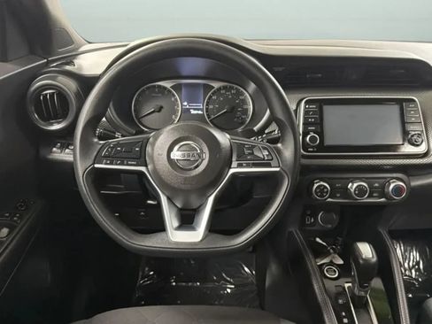Used 2019 Nissan Kicks S FWD image 10