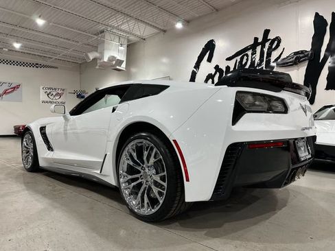 Used 2016 Chevrolet Corvette Z06 w/ 3LZ Preferred Equipment Group RWD image 4